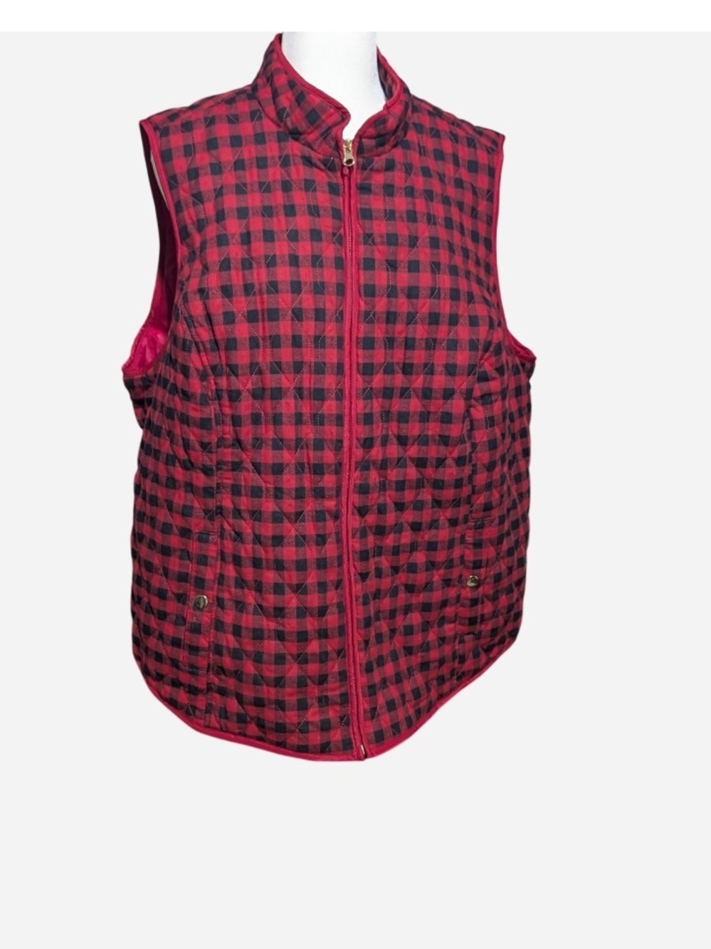 Pre-owned croft & barrow Red and Black Plaid Quilted Zip Vest